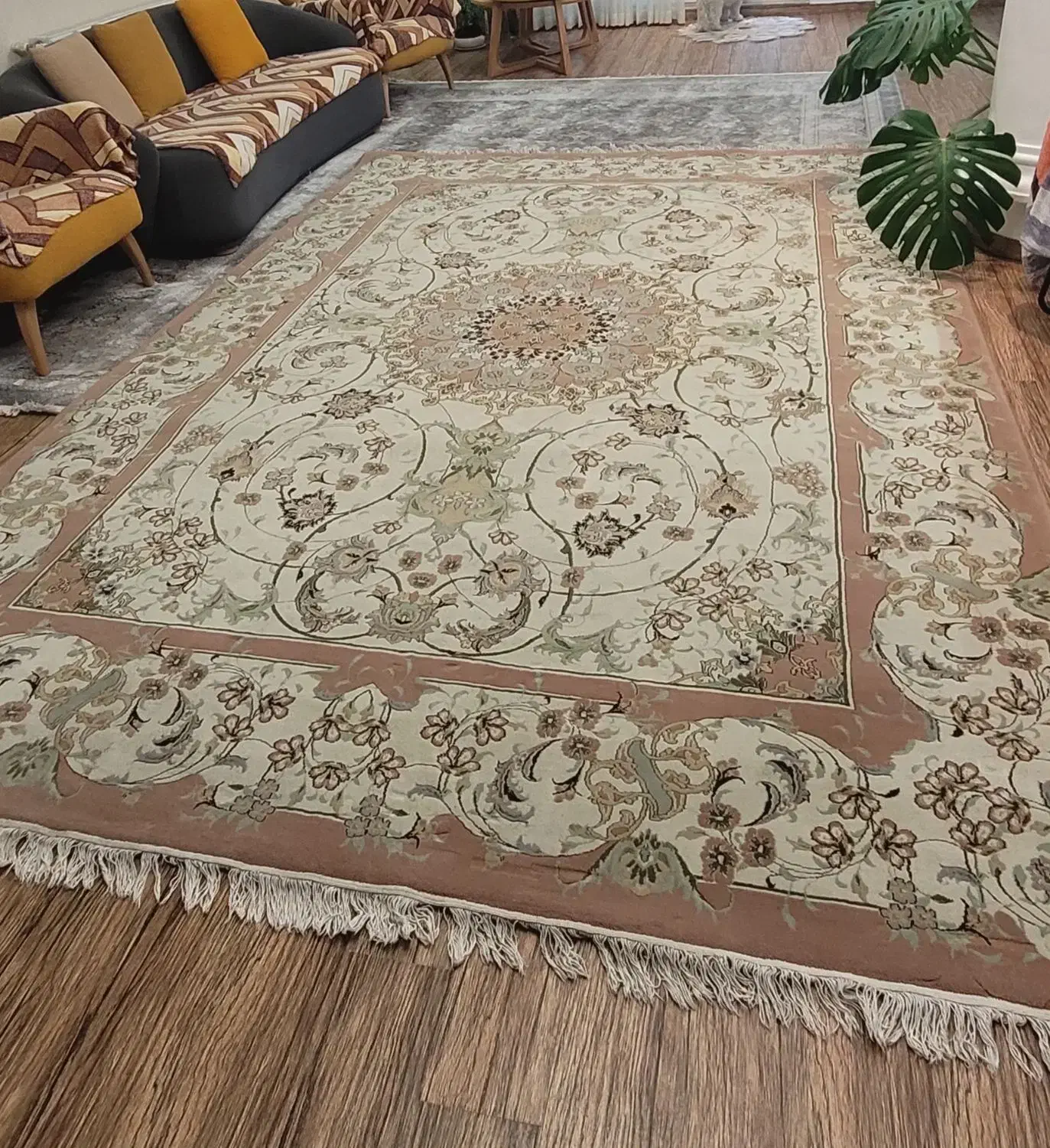 فرش ۹ متری|فرش|لاهیجان, شیخ زاهد|دیوار