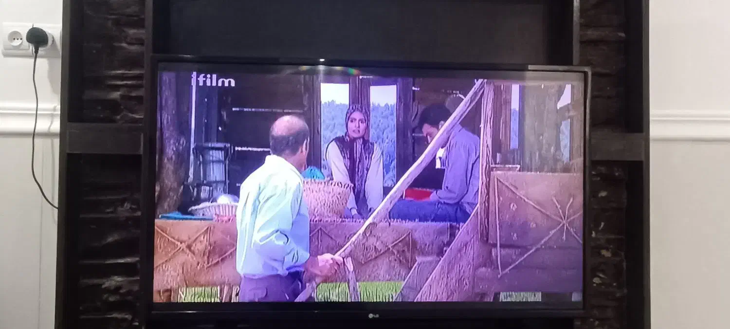 تلویزیون LG 42 اینچ فروش فوری|تلویزیون و پروژکتور|بوشهر, |دیوار