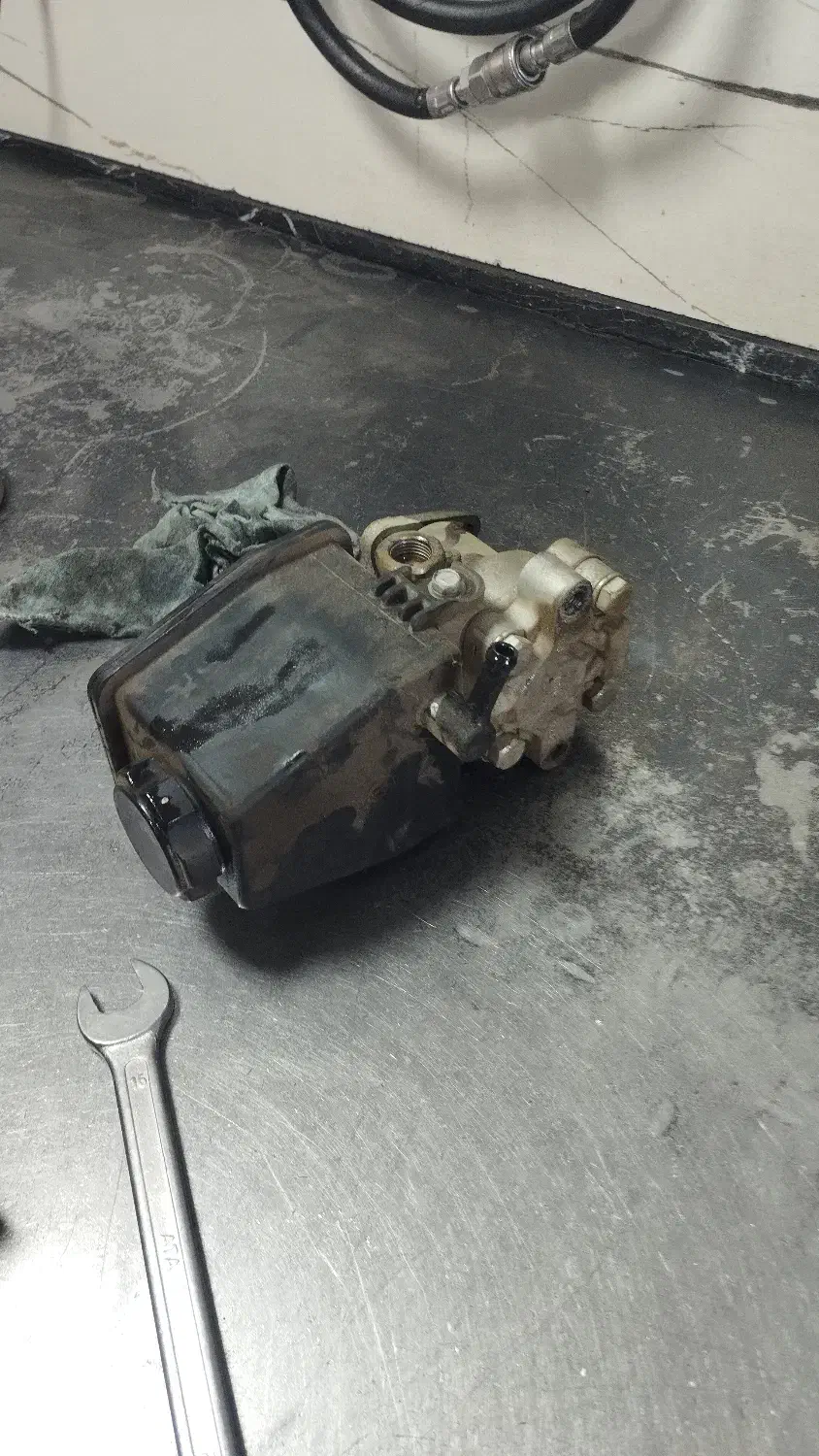 پمپ هیدرولیک روآ  و آردی|قطعات یدکی و لوازم جانبی|بروجرد, |دیوار