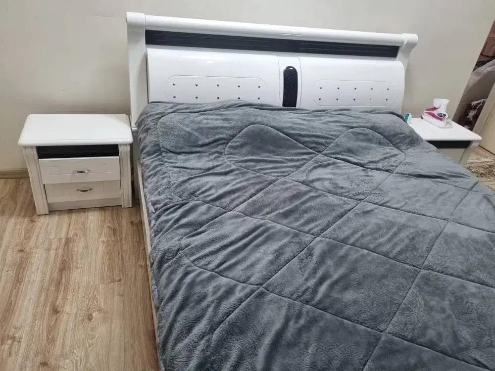 تخت دو نفره همراه با دو عدد تشک ۲ در .۹ متر|تخت و سرویس خواب|تبریز, |دیوار