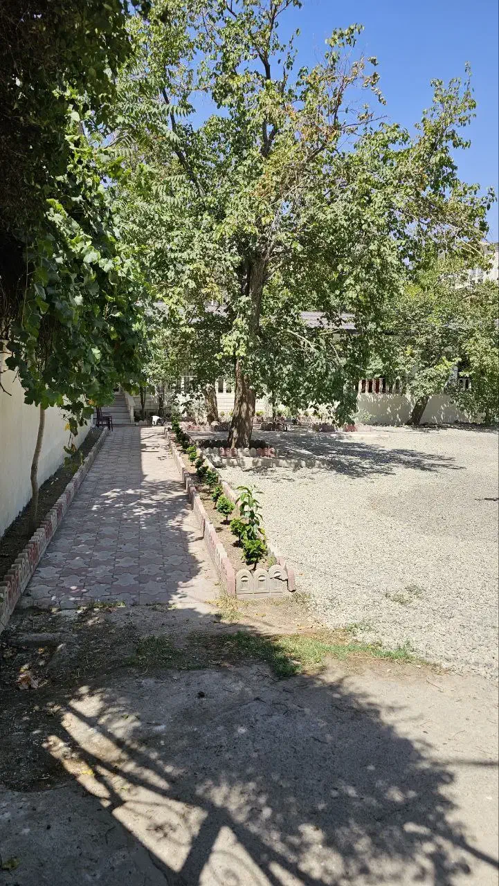 ۵۸۰متر ویلایی مستغلات شامل۲۰۰متر بنا حیاط مشجر|اجارهٔ خانه و ویلا|تهران, آسمان|دیوار