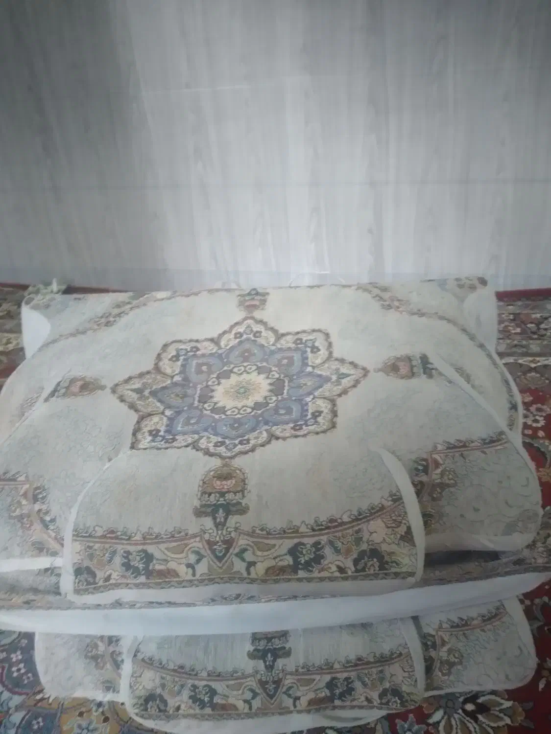 پشتی|پشتی|شیراز, شهرک پرواز|دیوار