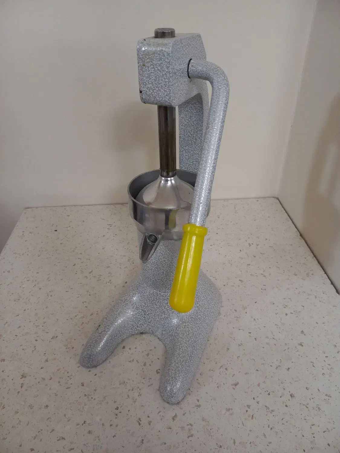 آبمیوه گیری دستی|آبمیوهگیر و آبمرکباتگیر|پیشوا, |دیوار