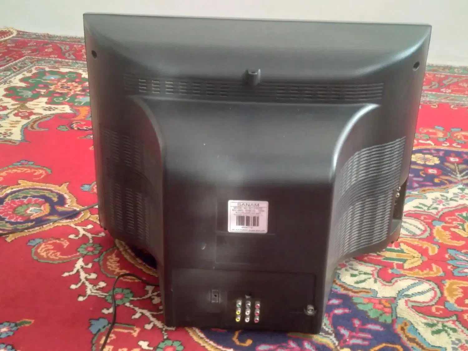 تلویزیون فیش خور قدیمی کار میکند|تلویزیون و پروژکتور|مراغه, |دیوار