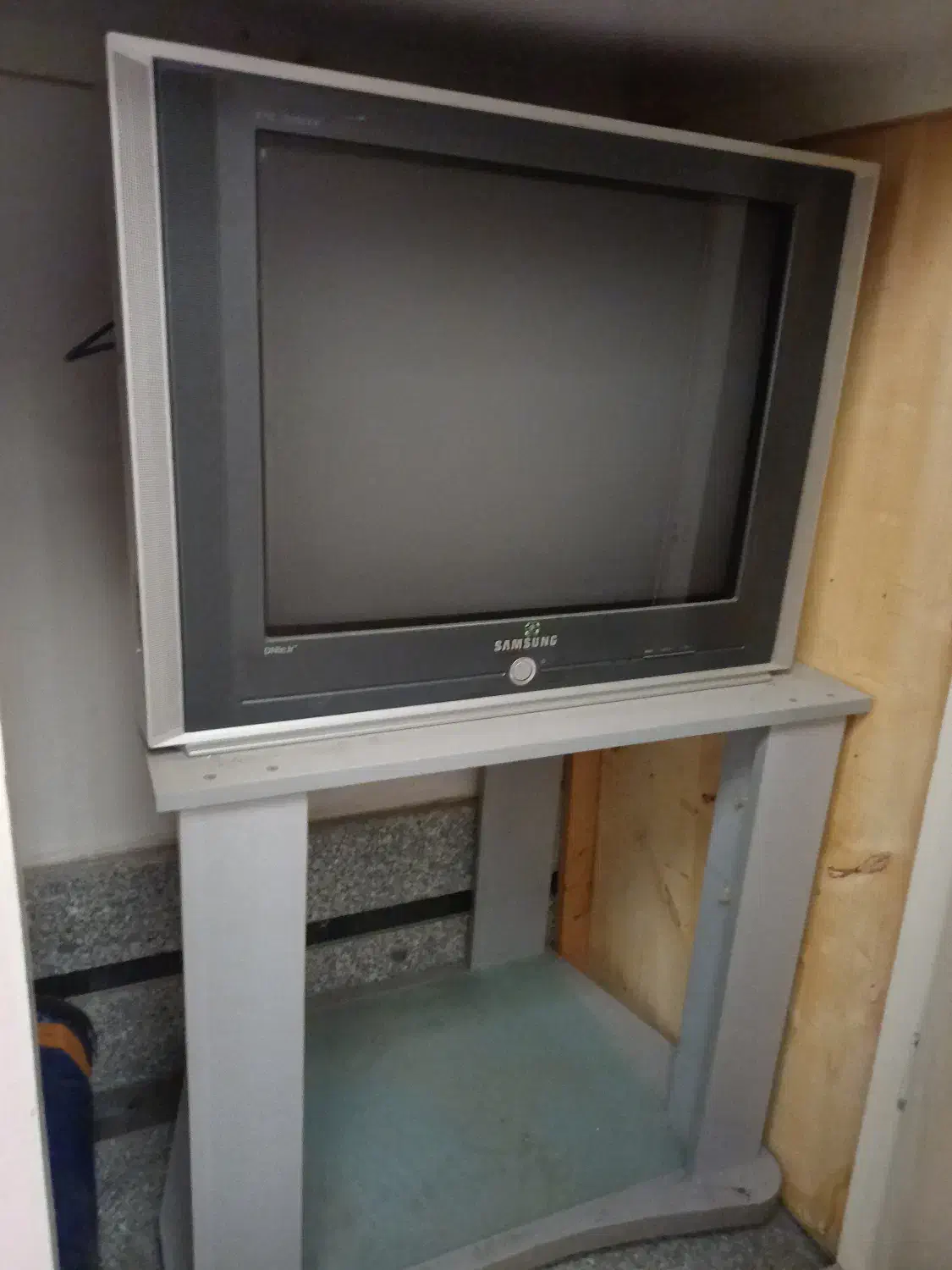 تلویزیون|تلویزیون و پروژکتور|آمل, |دیوار