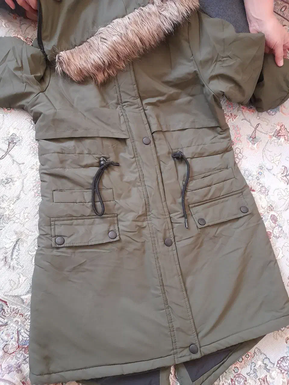 پالتو پشمی|لباس|قم, باغ کرباسی|دیوار