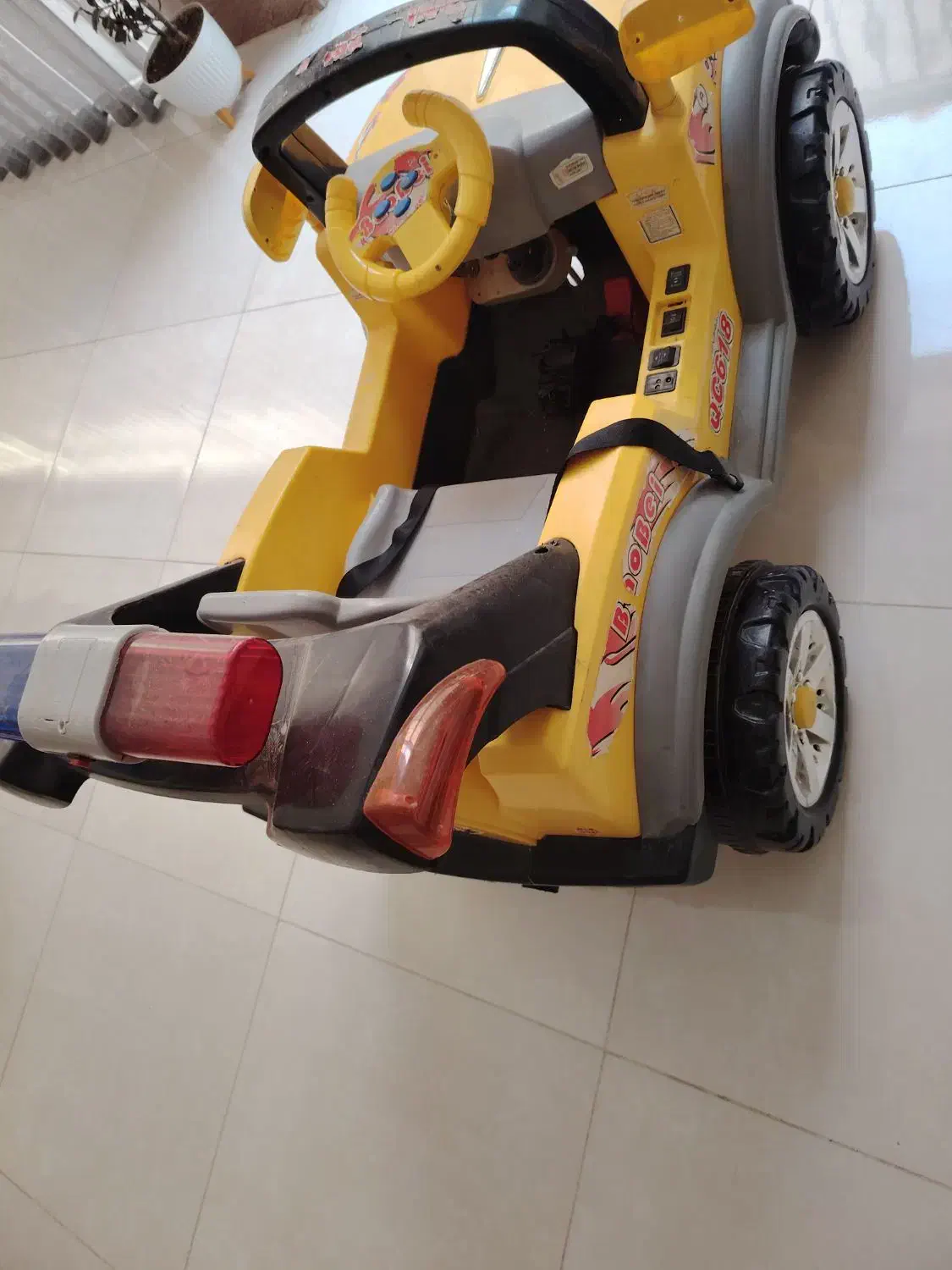 ماشین شارژی|اسباب‌بازی بچه|نجف‌آباد, قدس|دیوار