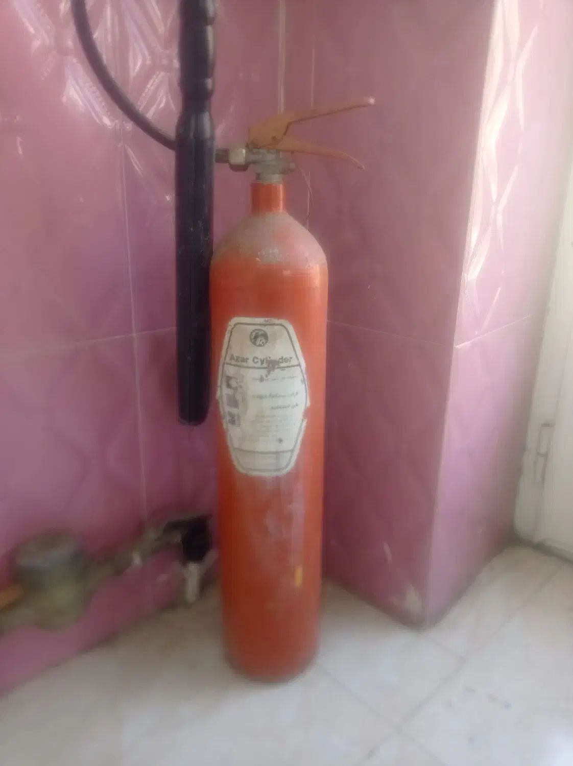 کپسول|ابزارآلات|آذرشهر, |دیوار