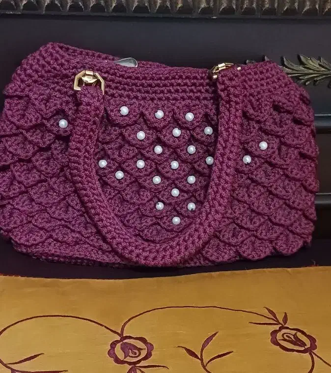 کیف مجلسی|کیف، کفش، کمربند|مشهد, خواجه ربیع|دیوار