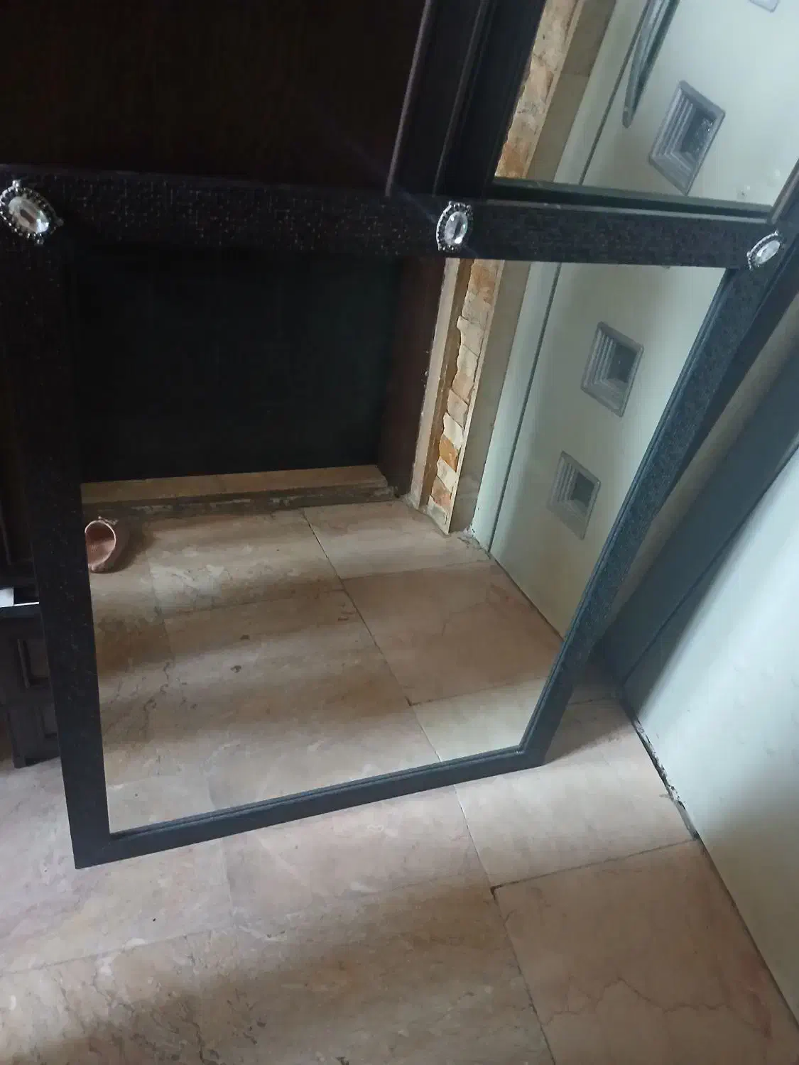 آینه با قاب|آینه|ری, حمزهآباد|دیوار