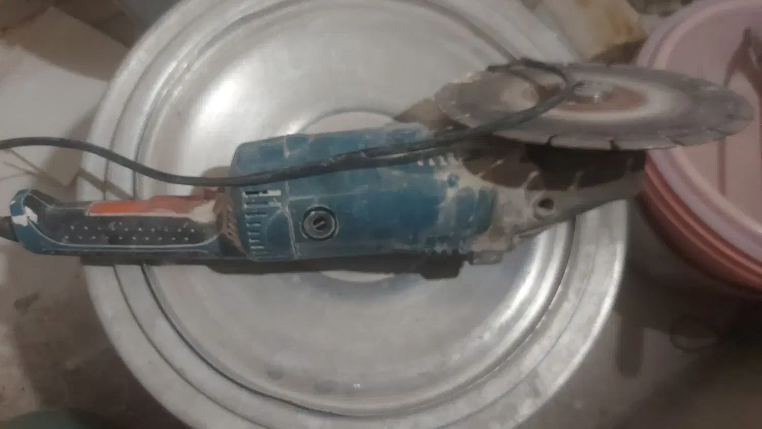 سری برش|ابزارآلات|مشهد, کارگران|دیوار