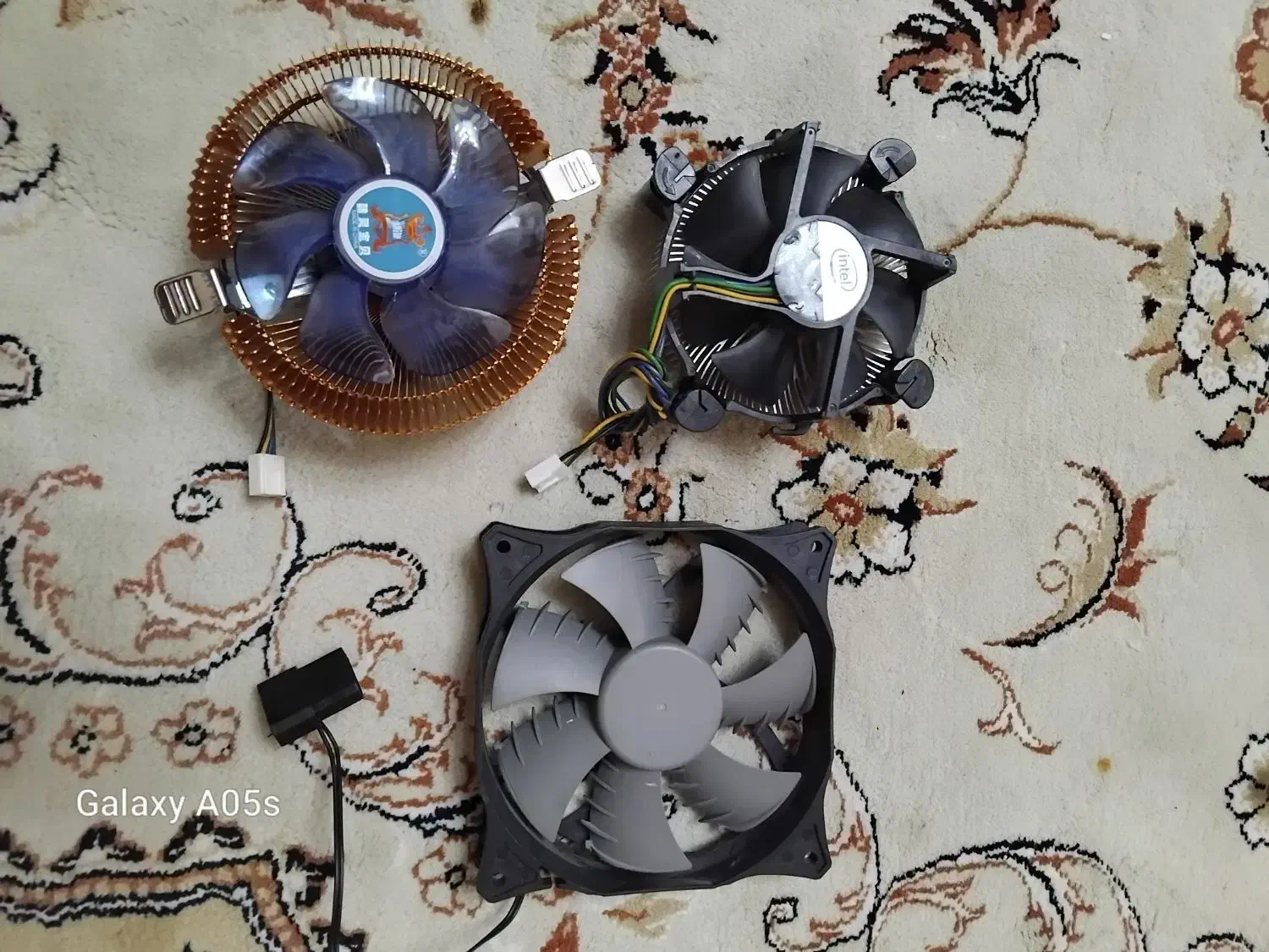 ۲ عدد فن cpu و ۱ عدد فن خنک کننده|قطعات و لوازم جانبی رایانه|بومهن, |دیوار