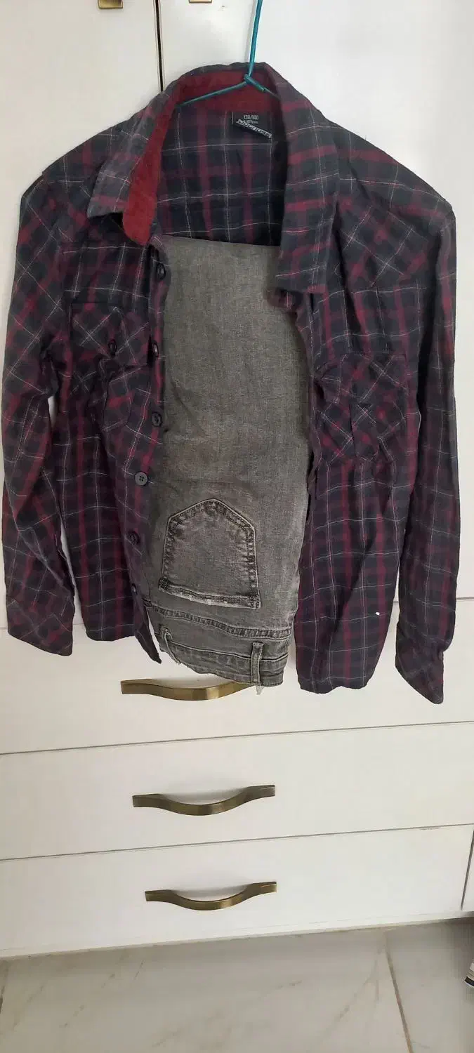 مقداری لباس پسرانه تیشرت وژاکت زمستانی|لباس|بیرجند, |دیوار