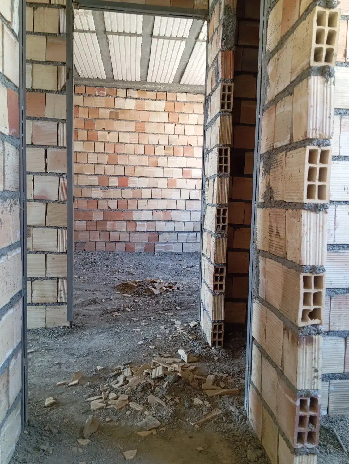 نیازمند نیرو ساختمانی|استخدام معماری، عمران و ساختمانی|میناب, |دیوار