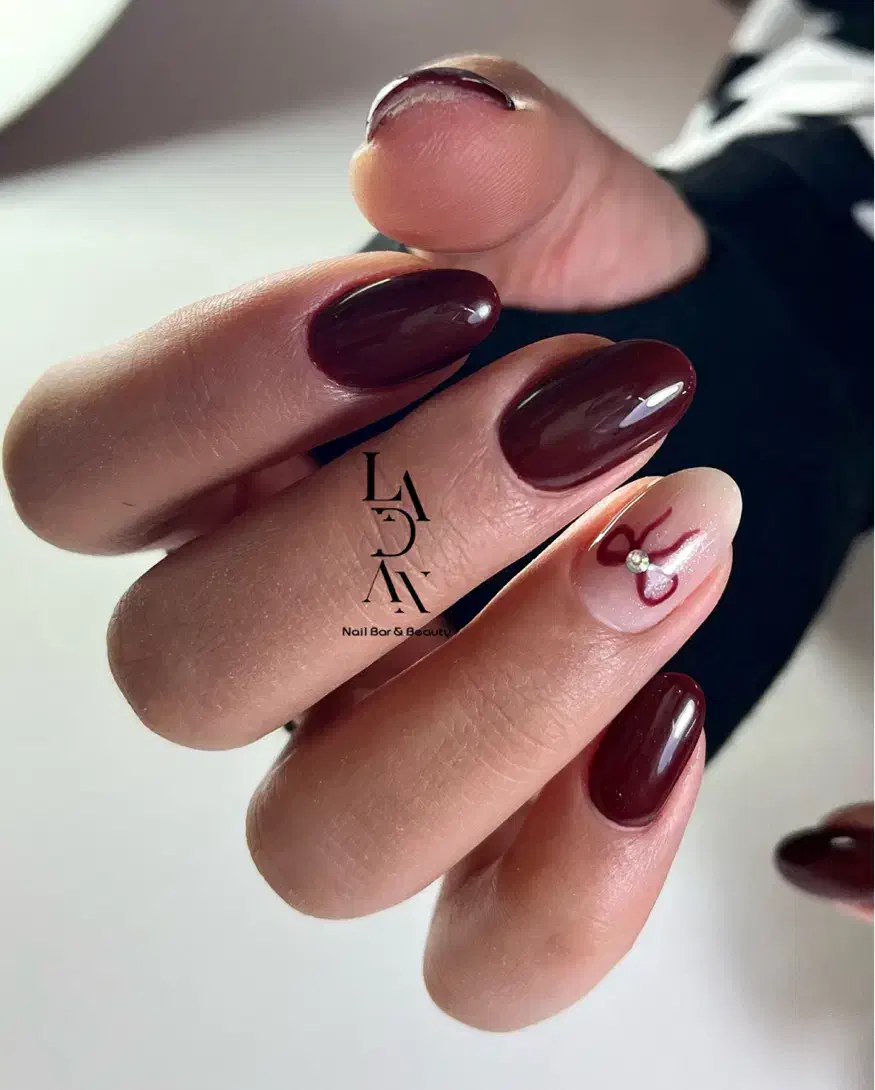 کاشت ناخن در سالن vip ناخن|خدمات آرایشگری و زیبایی|فولادشهر, B4|دیوار