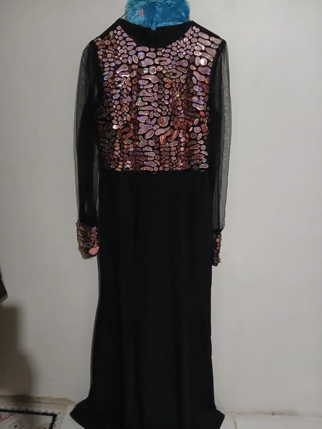 لباس مجلسی|لباس|رشت, لاکان شهر|دیوار