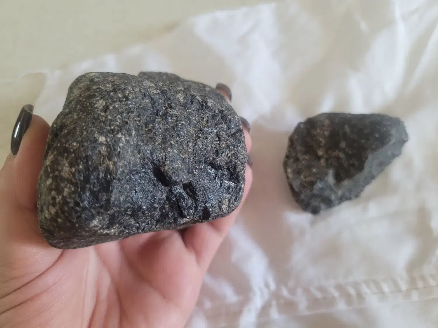 شهاب سنگ|کلکسیون اشیاء عتیقه|تهران, فلسطین (میدان انقلاب)|دیوار