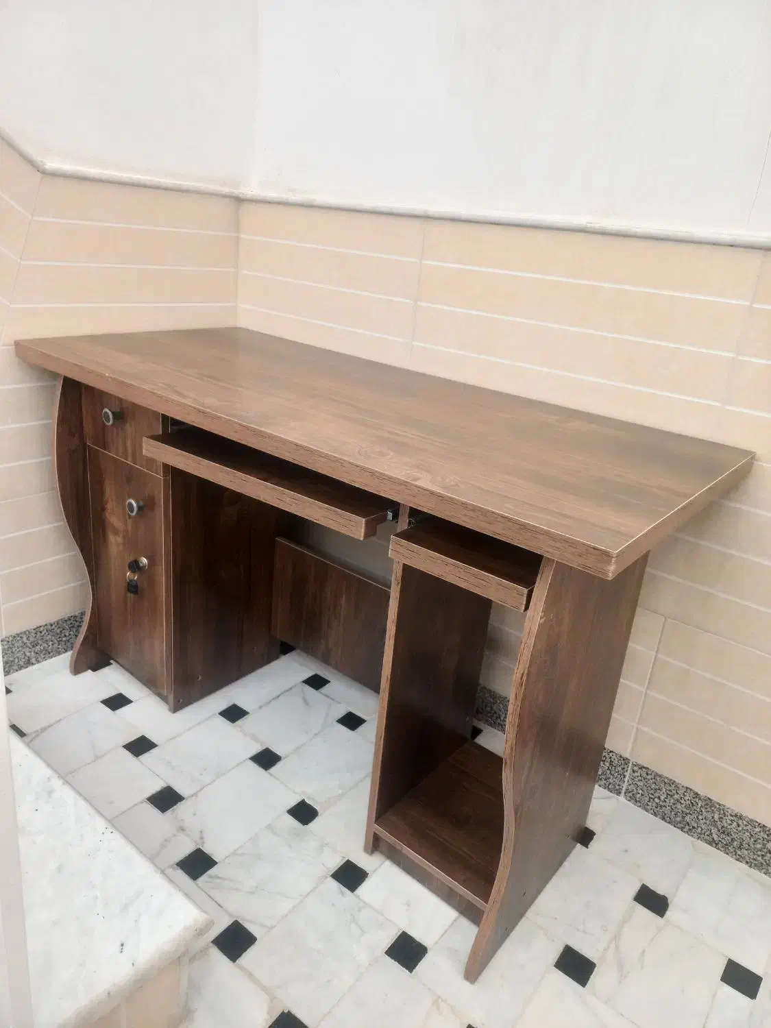 میز کامپیوتر|میز تحریر و کامپیوتر|کاشان, لتحر|دیوار