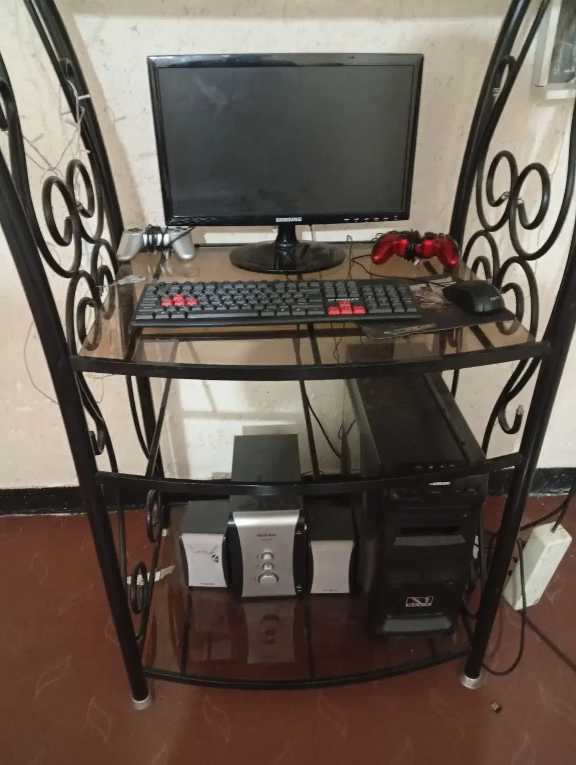 کامپیوتر|رایانه رومیزی|رامهرمز, |دیوار