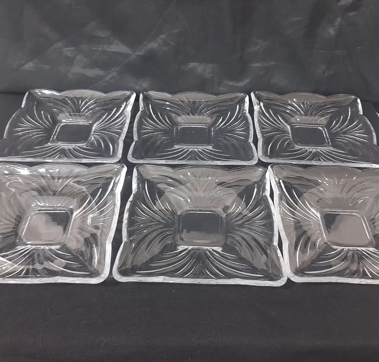 تعدادی ظرف قدیمی همشون خارجی|ظروف سرو و پذیرایی|گرگان, |دیوار