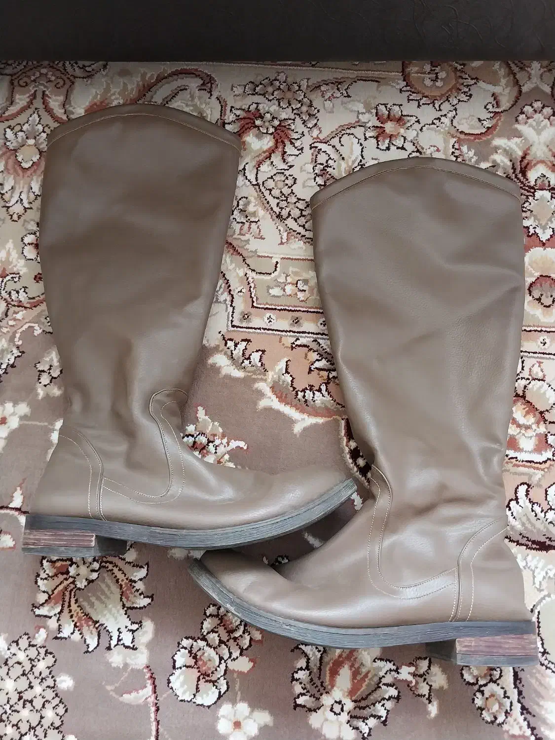 چکمه|کیف، کفش، کمربند|بیرجند, |دیوار