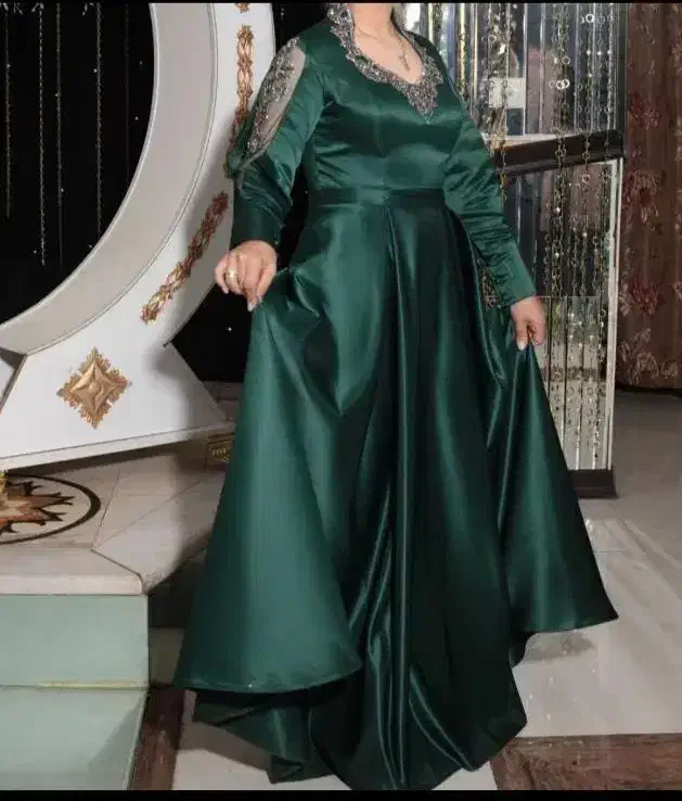 شیک|لباس|تهران, تسلیحات|دیوار