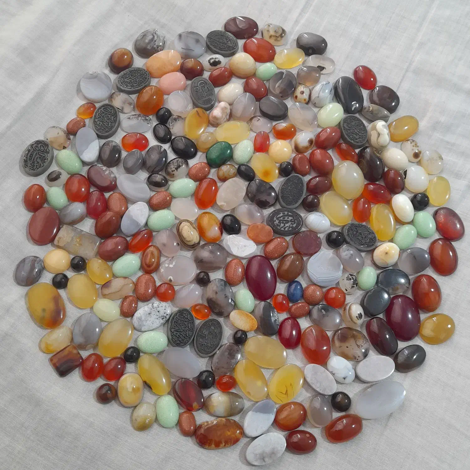 نگین|کلکسیون اشیاء عتیقه|یزد, |دیوار