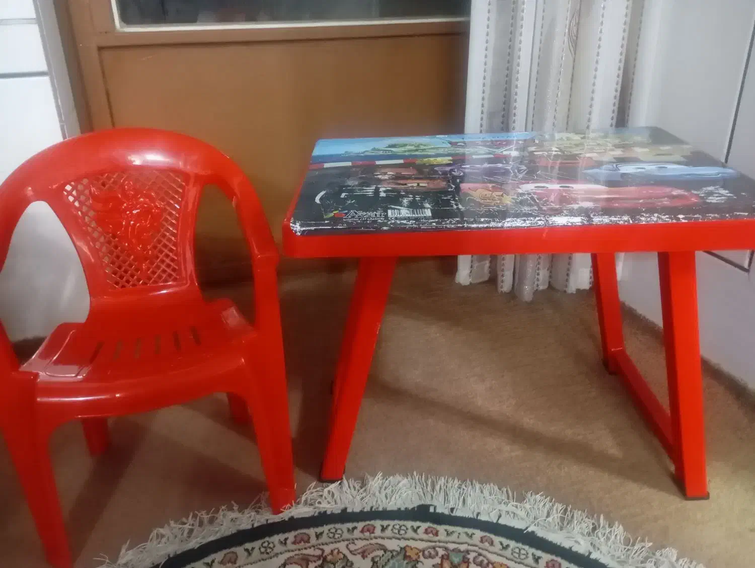 میز و صندلی کودک|میز تحریر و کامپیوتر|لنجان, |دیوار