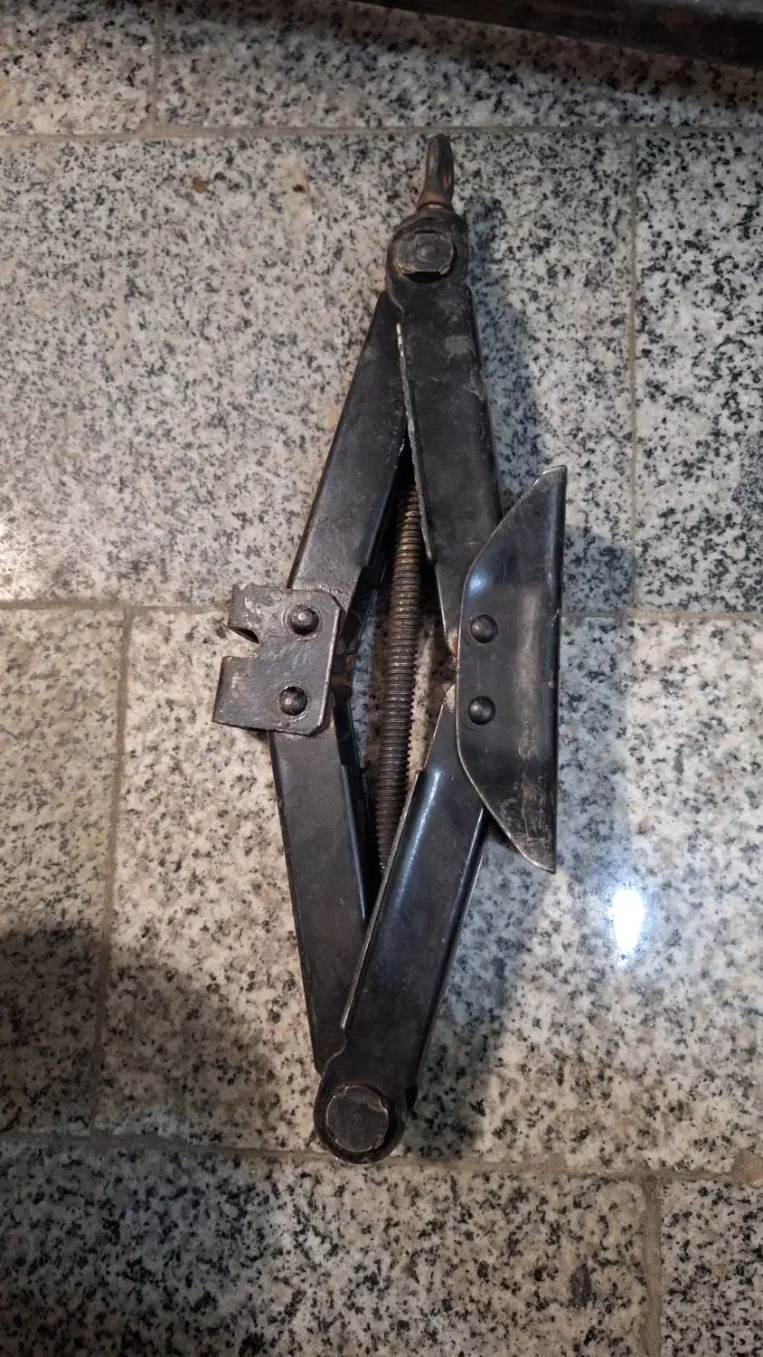 جک اچار چرخ خانواده پژو|قطعات یدکی و لوازم جانبی|کرج, گلستان|دیوار