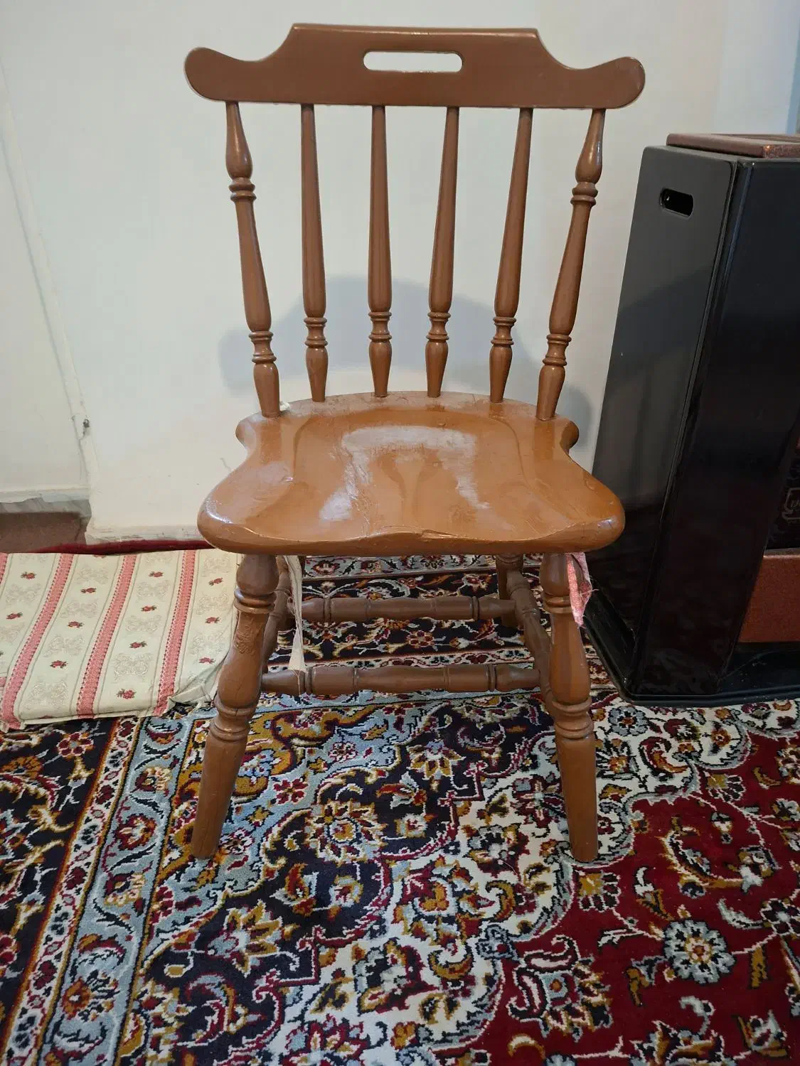 صندلی سالم|صندلی و نیمکت|رشت, حمیدیان|دیوار