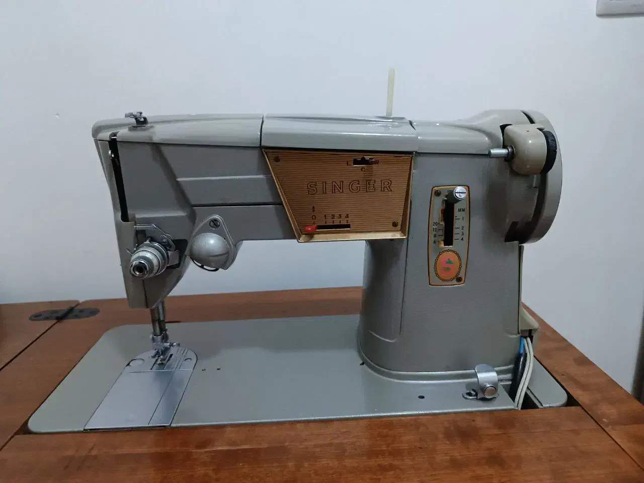 چرخ خیاطی انتیک قدیمی|چرخ خیاطی و ریسندگی|تهران, منیریه|دیوار