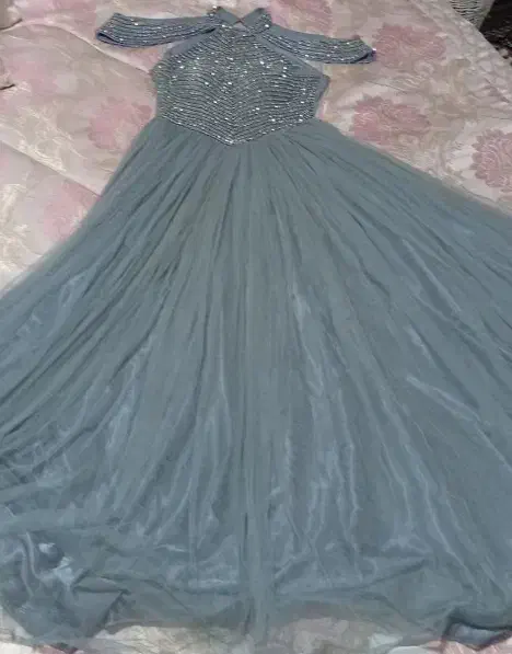 لباس مجلسی|لباس|مشهد, موعود|دیوار