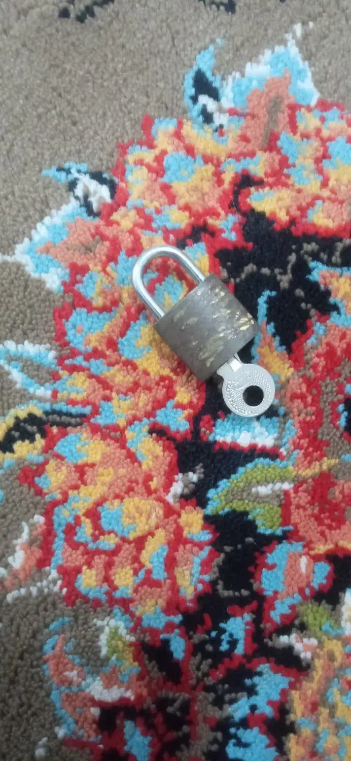 قفل کوچک|اسباب‌‌بازی|مهاباد (آذربایجان غربی), |دیوار