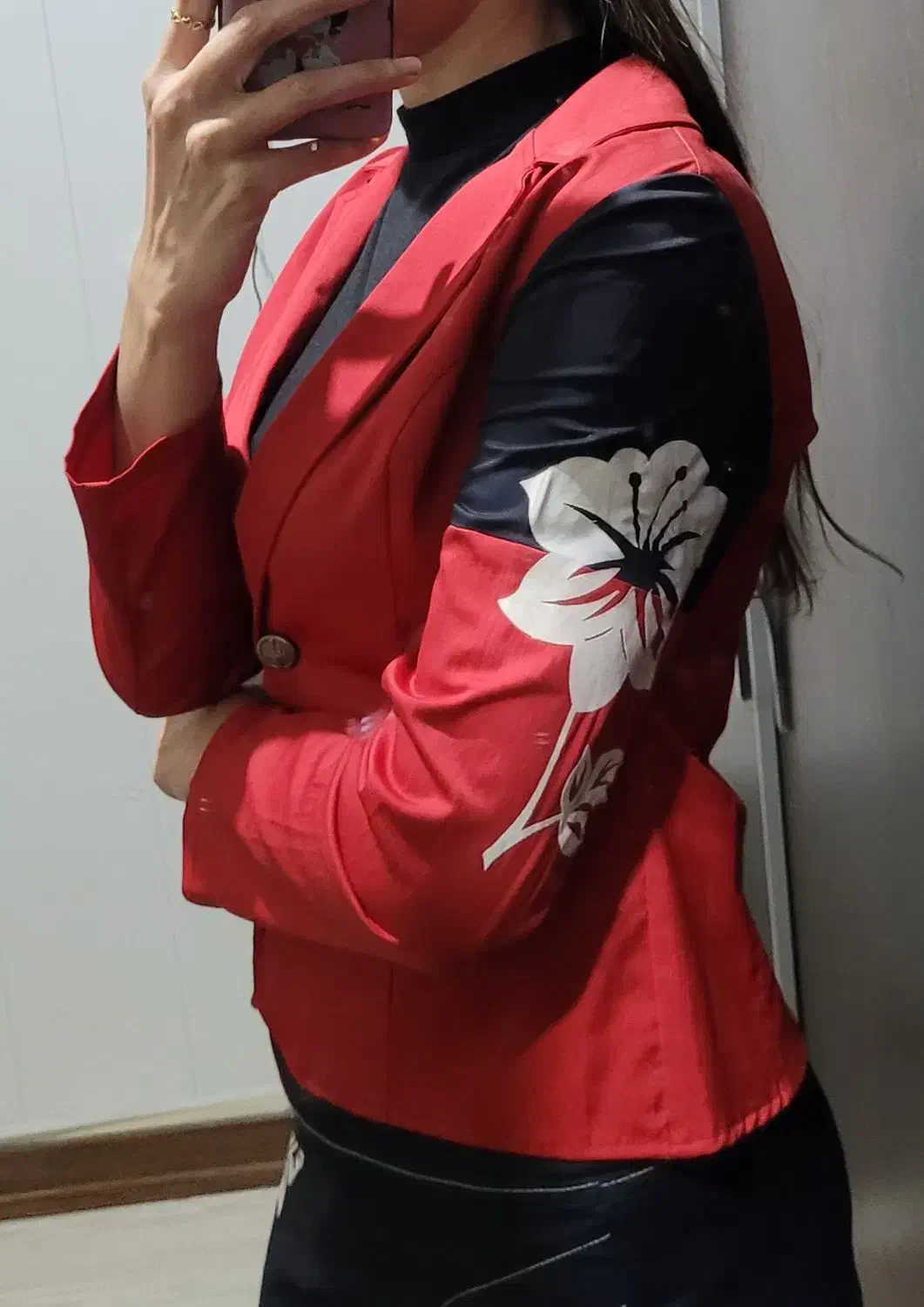 کت و دامن|لباس|نکا, |دیوار