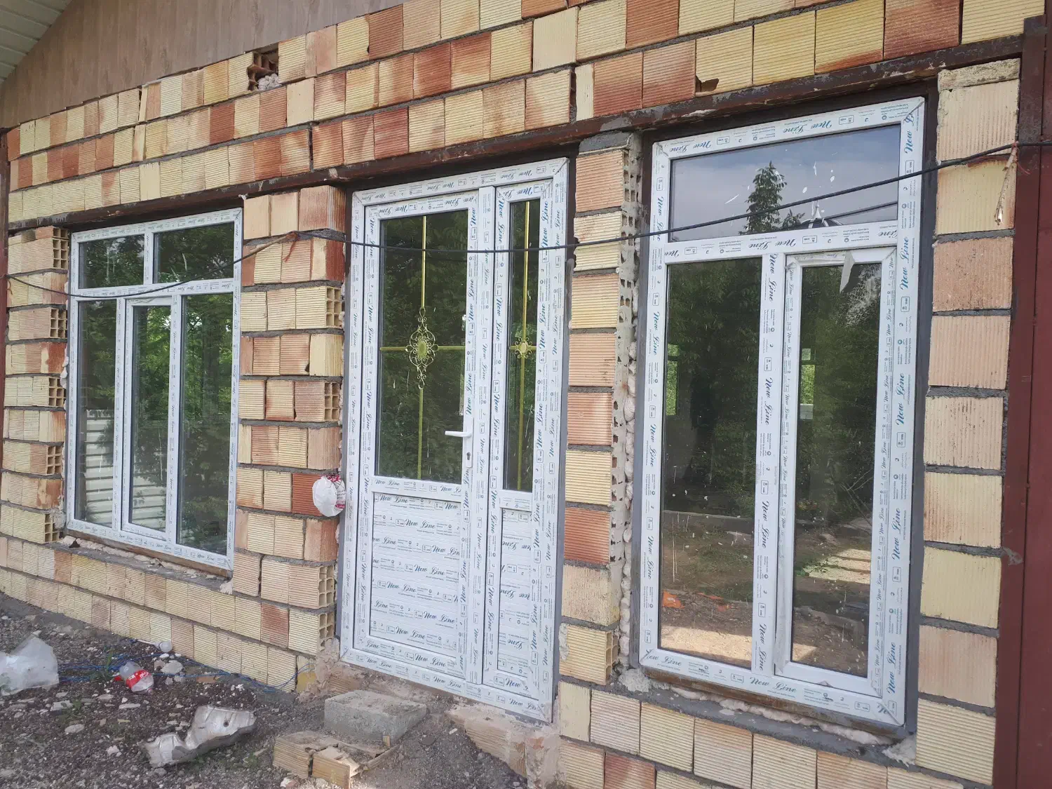 طراحی و اجرا و تولید UPVC & ALUMINIUM|مصالح و تجهیزات ساختمان|ارومیه, |دیوار