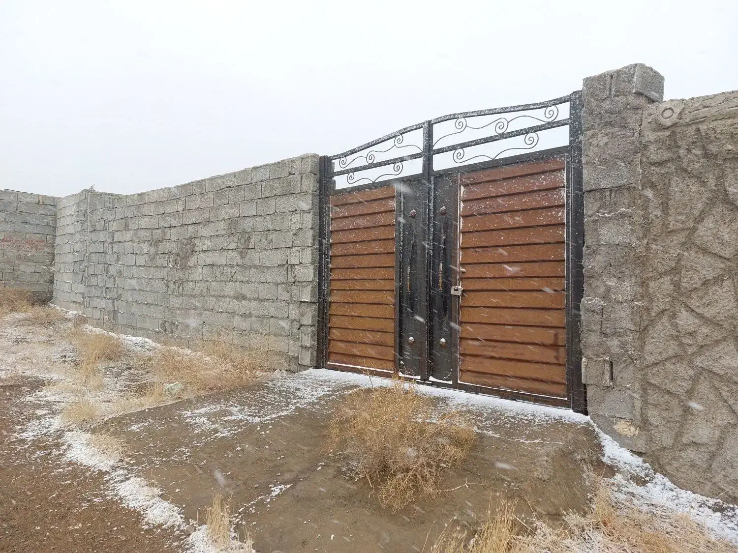 زمین حصارکشی شده در شهرک ویلایی اَمَند|فروش زمین و ملک کلنگی|صوفیان, |دیوار