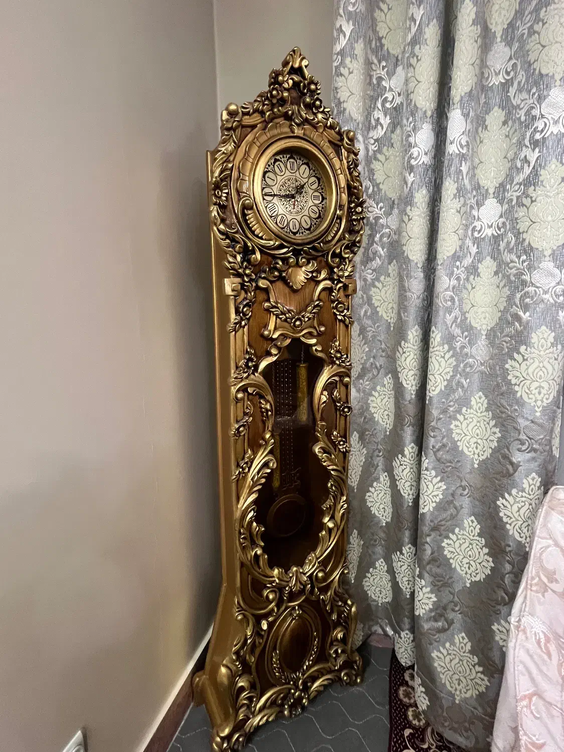 روفرشی|روفرشی|گلستان (تهران), |دیوار