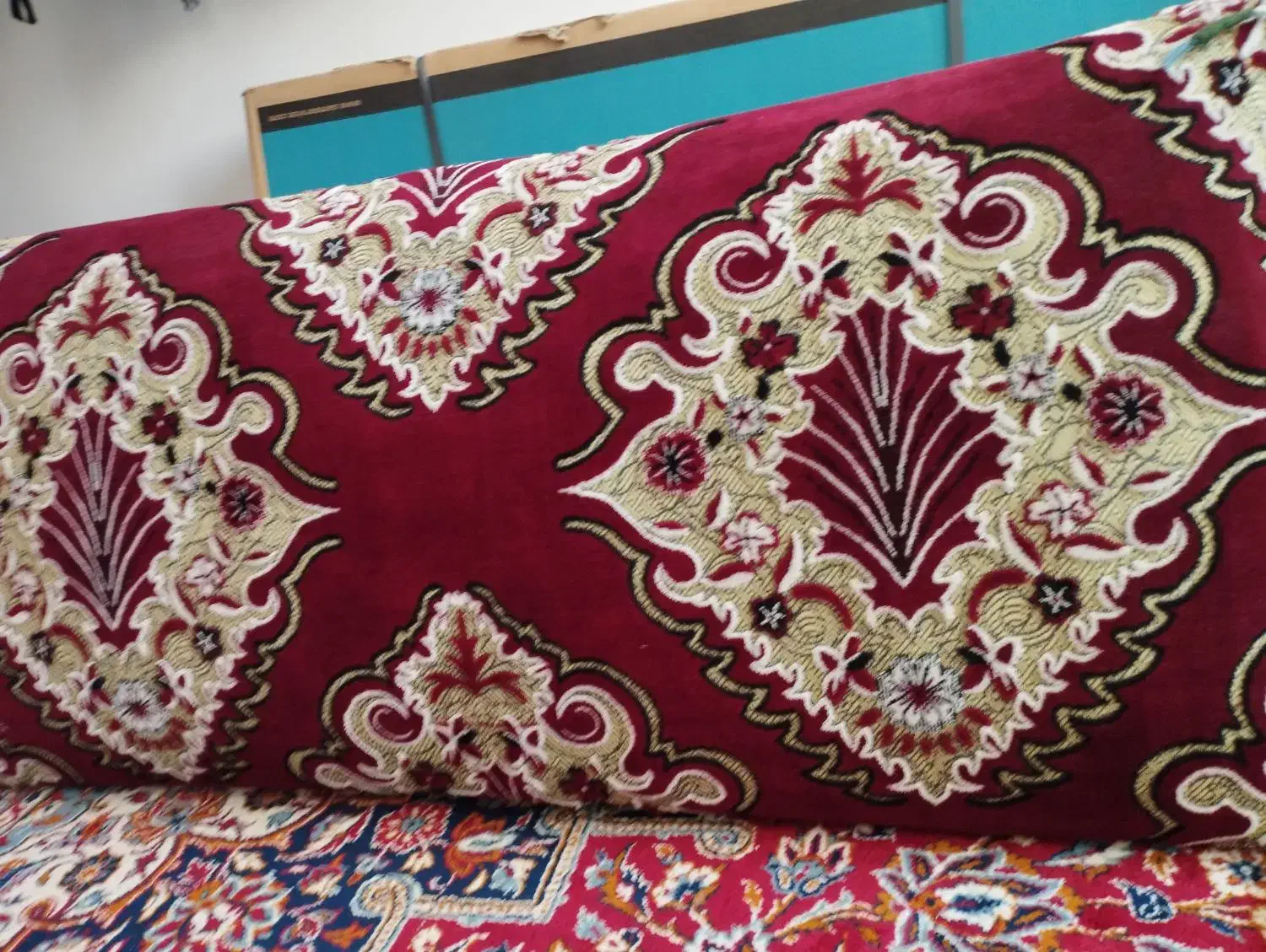 پشتی نونو|پشتی|سبزوار, باهنر|دیوار