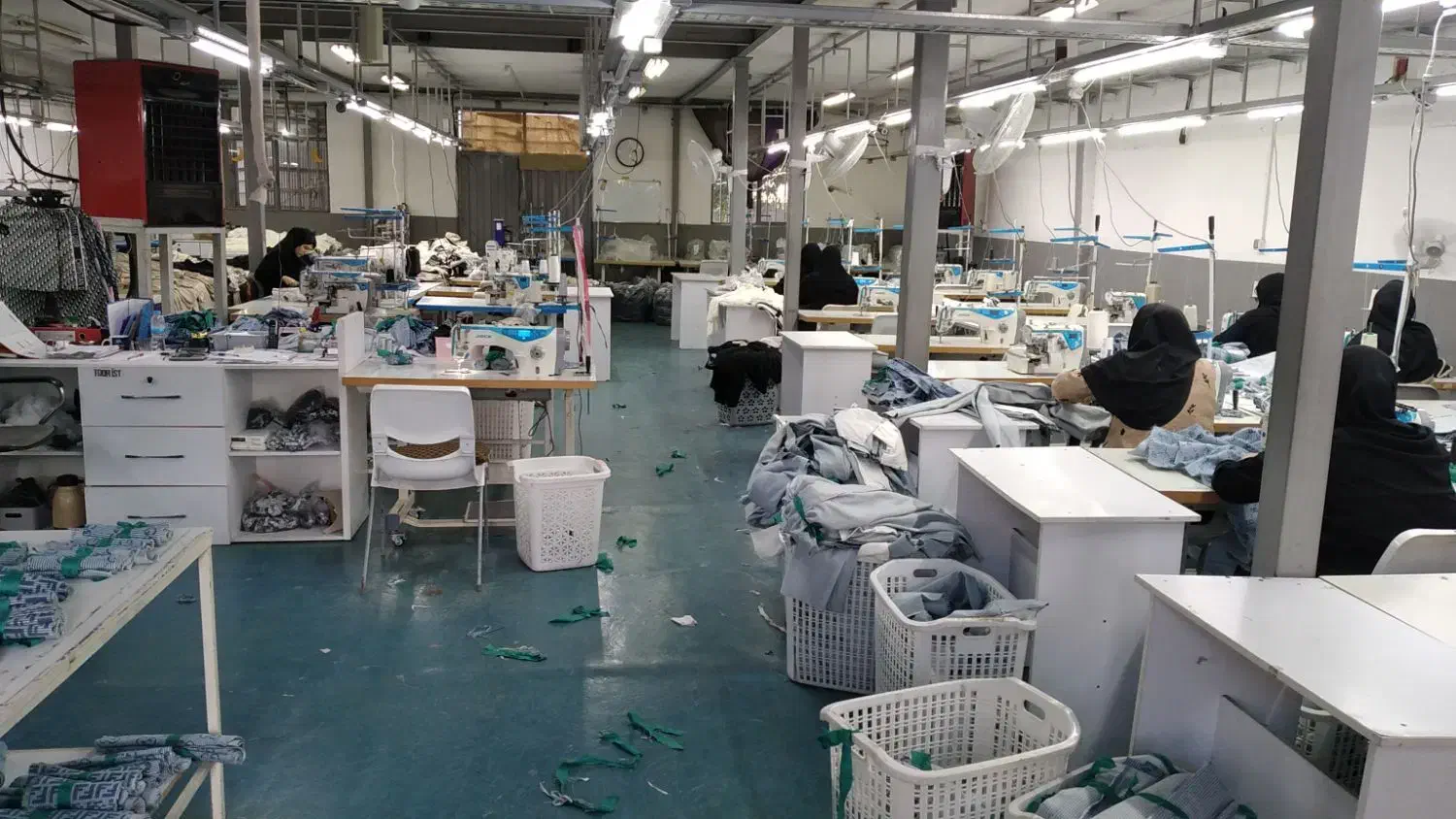 به دو نفر اتوکار و وسط کار نیازمندیم...فوری|استخدام صنعتی، فنی، مهندسی|بندر انزلی, شهر صنعتی انزلی|دیوار