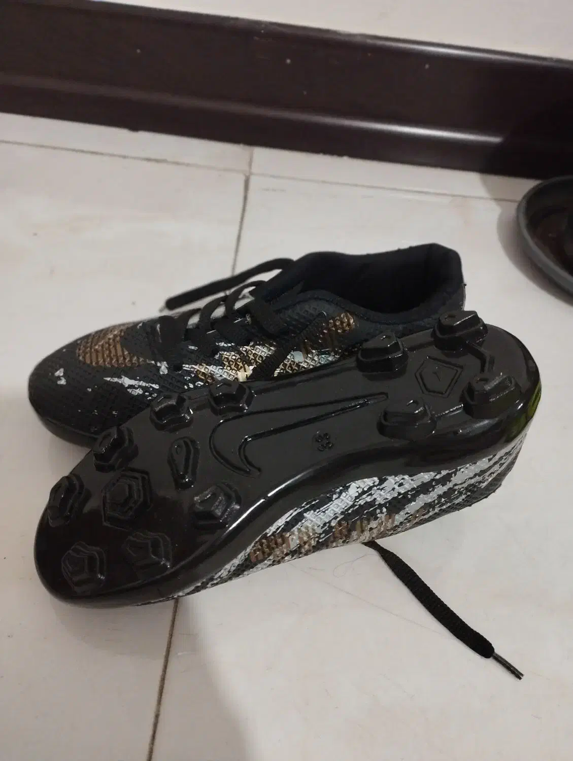 استوک مخصوص چمن و‌چمن مصنوعی|کیف، کفش، کمربند|بومهن, |دیوار