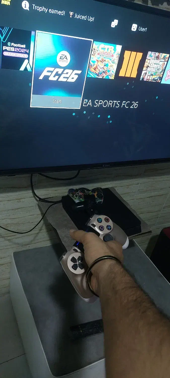 کنسول ps4 slimکپی خور در حد دو دسته|کنسول، بازی ویدئویی و آنلاین|رشت, حمیدیان|دیوار