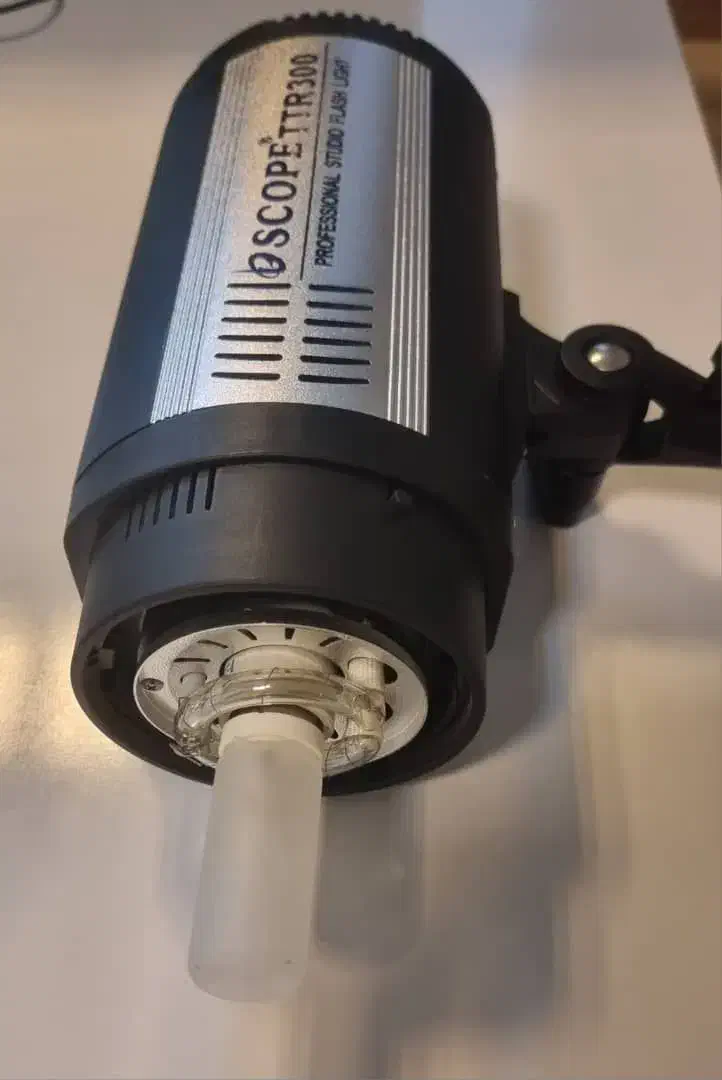 ست ۴ تایی فلش آتلیه ۳۰۰ ژول|دوربین عکاسی و فیلم‌برداری|تهران, امیرآباد|دیوار