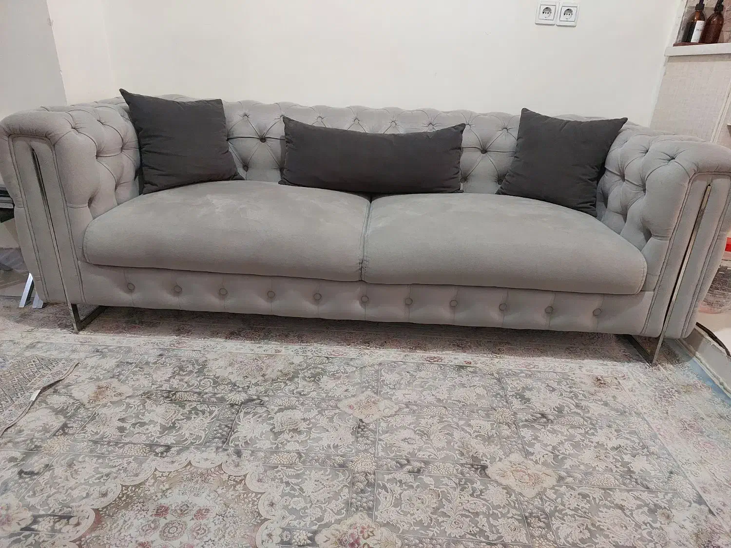 مبلمان راحتی چستر ۶ نفره رنگ طوسی پایه استیل|مبلمان خانگی و میز عسلی|ملارد, |دیوار