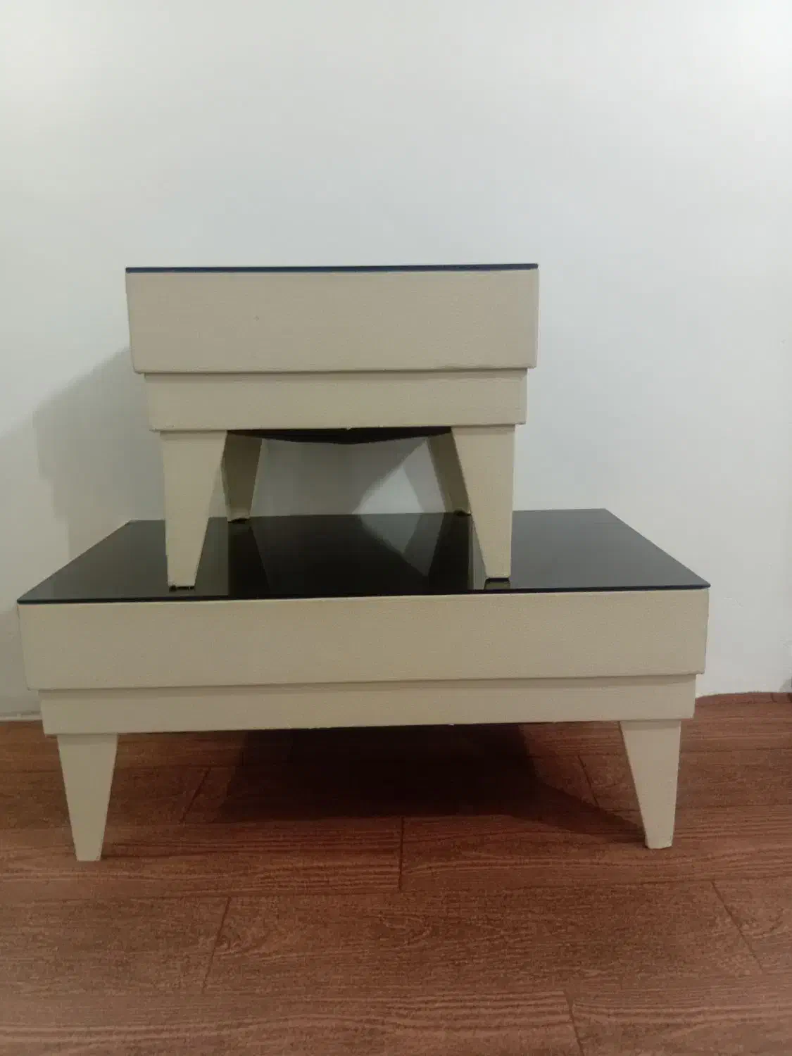 جلومبلی|مبلمان خانگی و میز عسلی|شوط, |دیوار