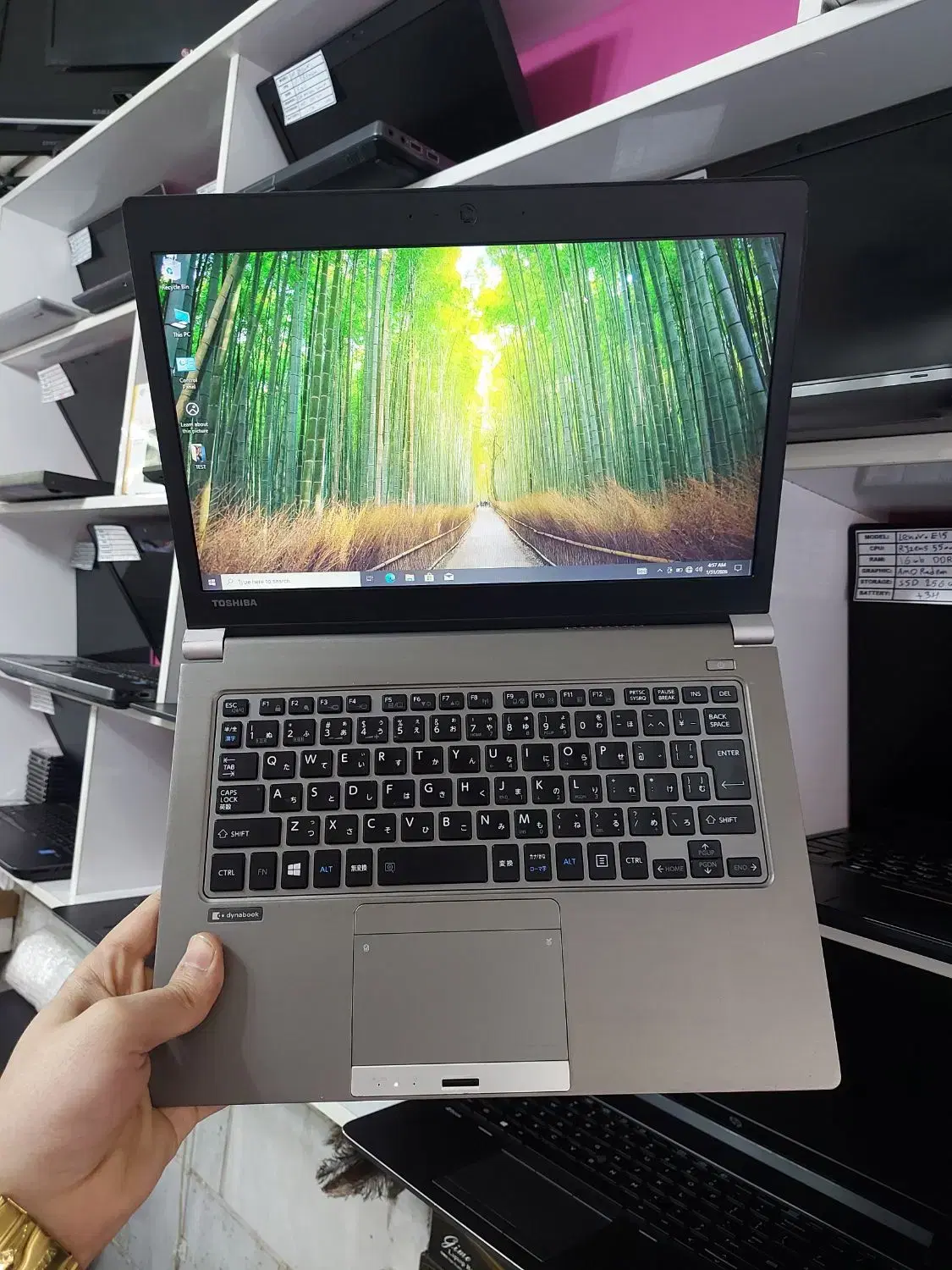 اولترابوک توشیبا ژاپنیi5 RAM8 SSD256 نازک سبک زیبا|رایانه همراه|کرج, گلشهر|دیوار