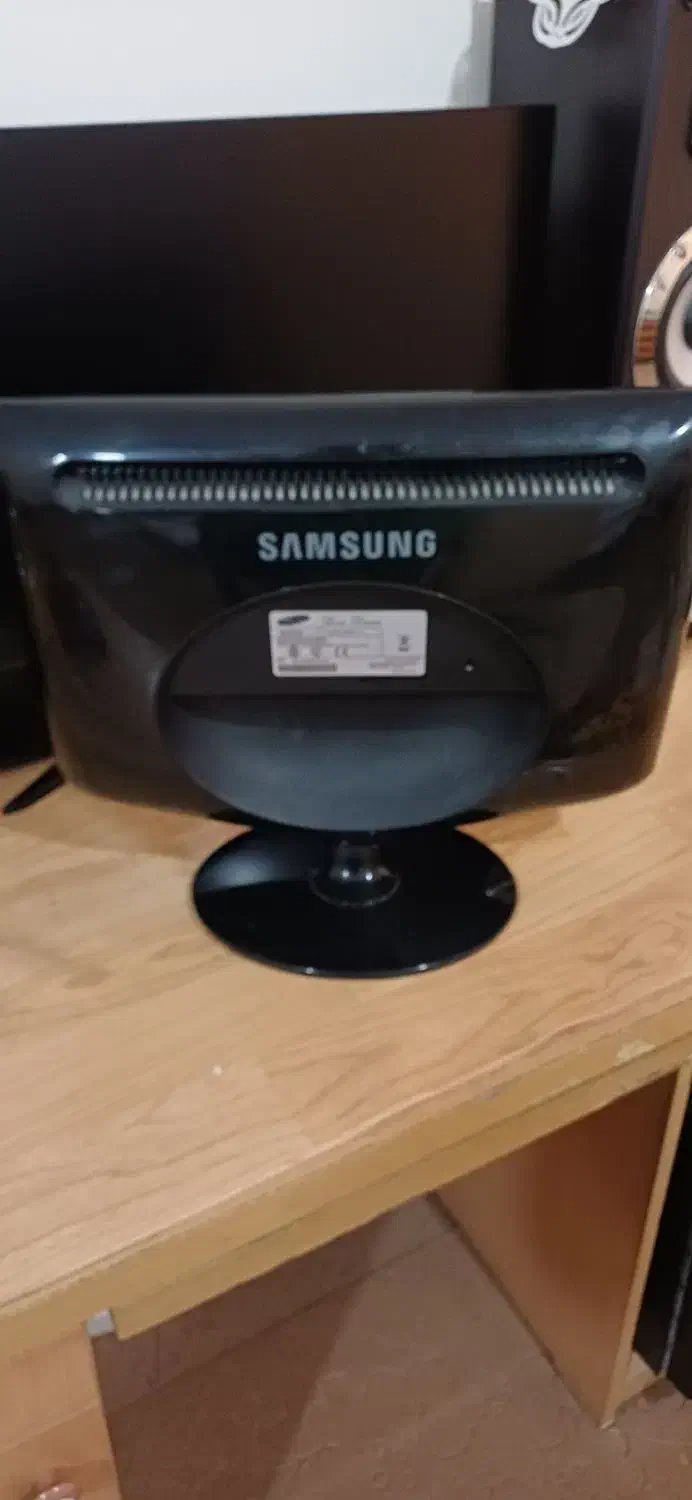 مانیتور ۱۷ اینچ|قطعات و لوازم جانبی رایانه|تبریز, |دیوار