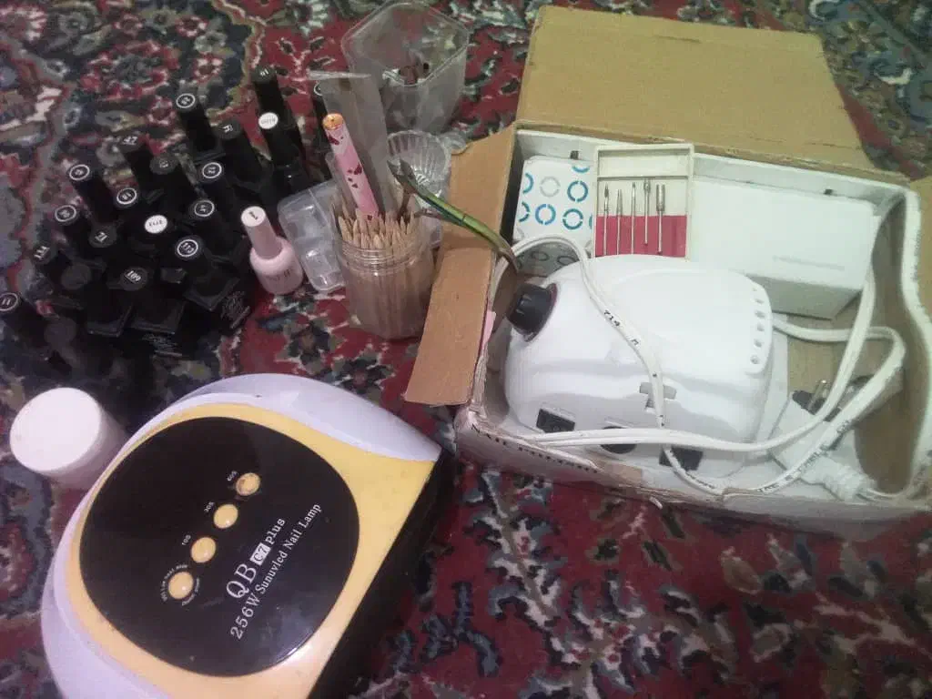 وسایل کاشت ناخن|آرایشگاه و سالن‌های زیبایی|بیضا, |دیوار