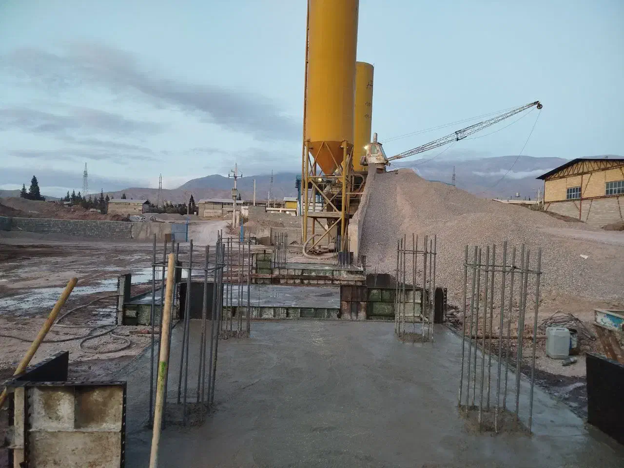 آرماتور بند و قالب بند ساختمان|خدمات پیشه و مهارت|رستمآباد, |دیوار