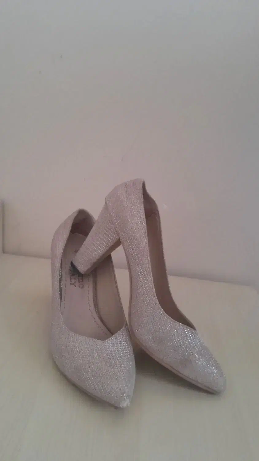 کفش و لباس|لباس|گلبهار, شهر جدید گلبهار|دیوار