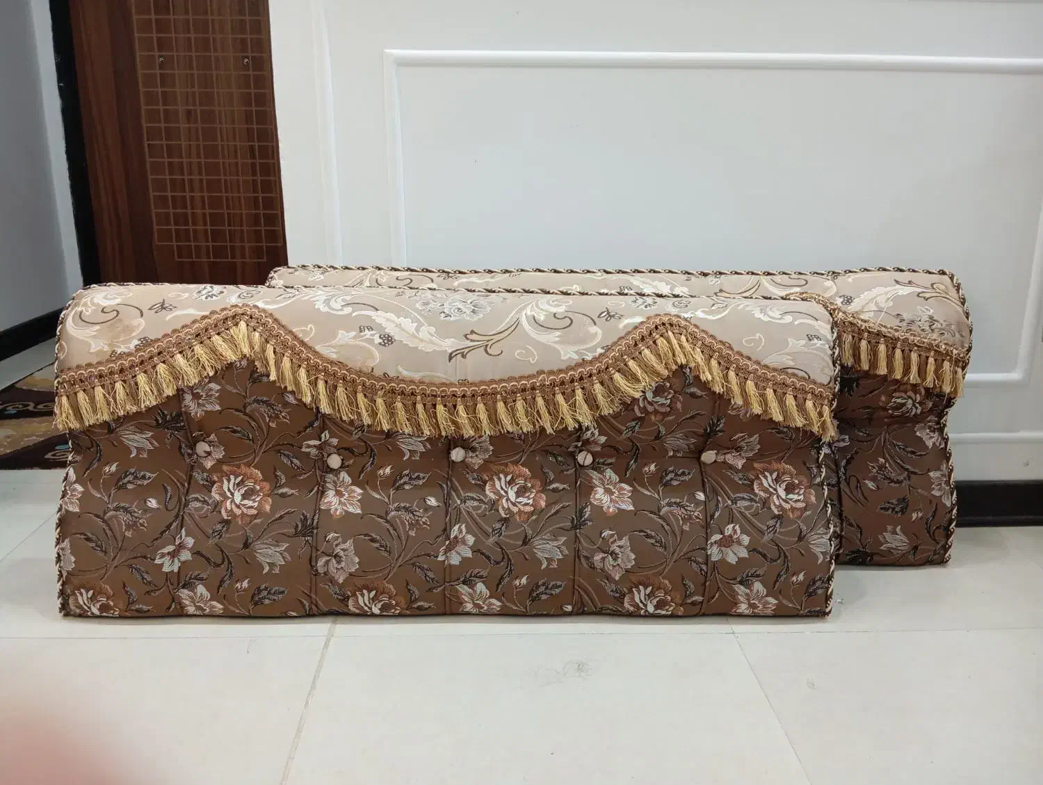 پشتی مبلی|پشتی|شیراز, فرهنگ شهر|دیوار